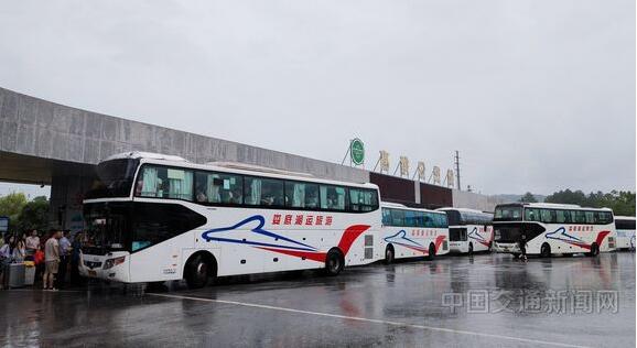湖南受灾群众和滞留旅客顺利转运