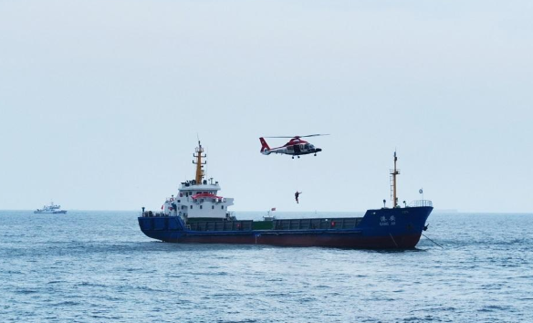 河北海域“碧海亮剑”海上溢油和搜救应急综合演习在秦皇岛举办 河北海域“碧海亮剑”海上溢油和搜救应急综合演习在秦皇岛举办