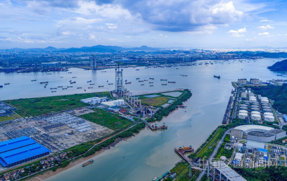 粤港澳大湾区狮子洋大桥主桥索塔建设高度突破200米